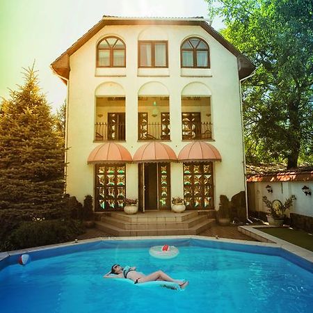Eduard Hotel Uzjhorod Eksteriør billede