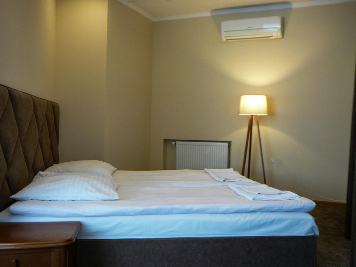 Eduard Hotel Uzjhorod Eksteriør billede