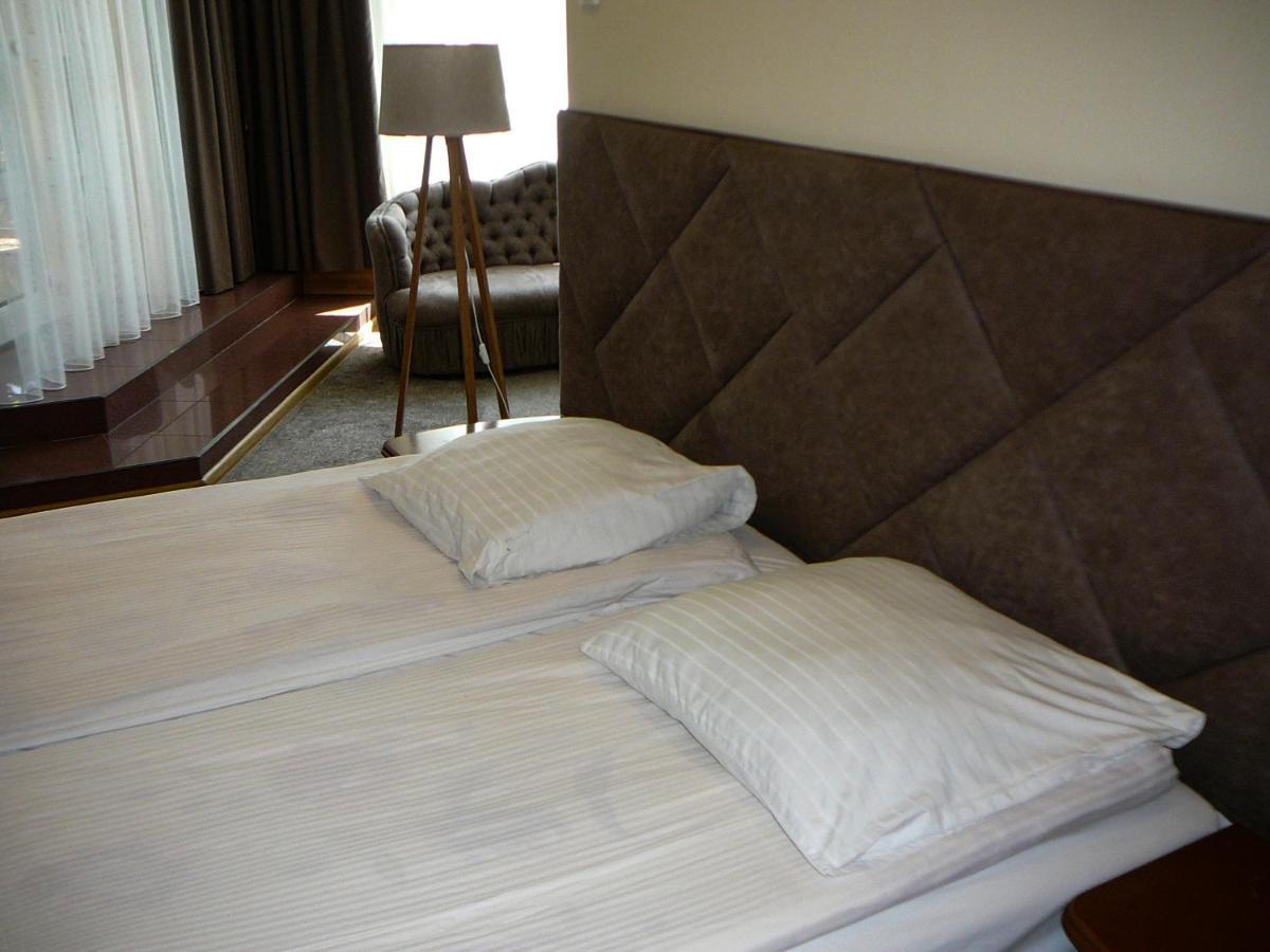 Eduard Hotel Uzjhorod Eksteriør billede