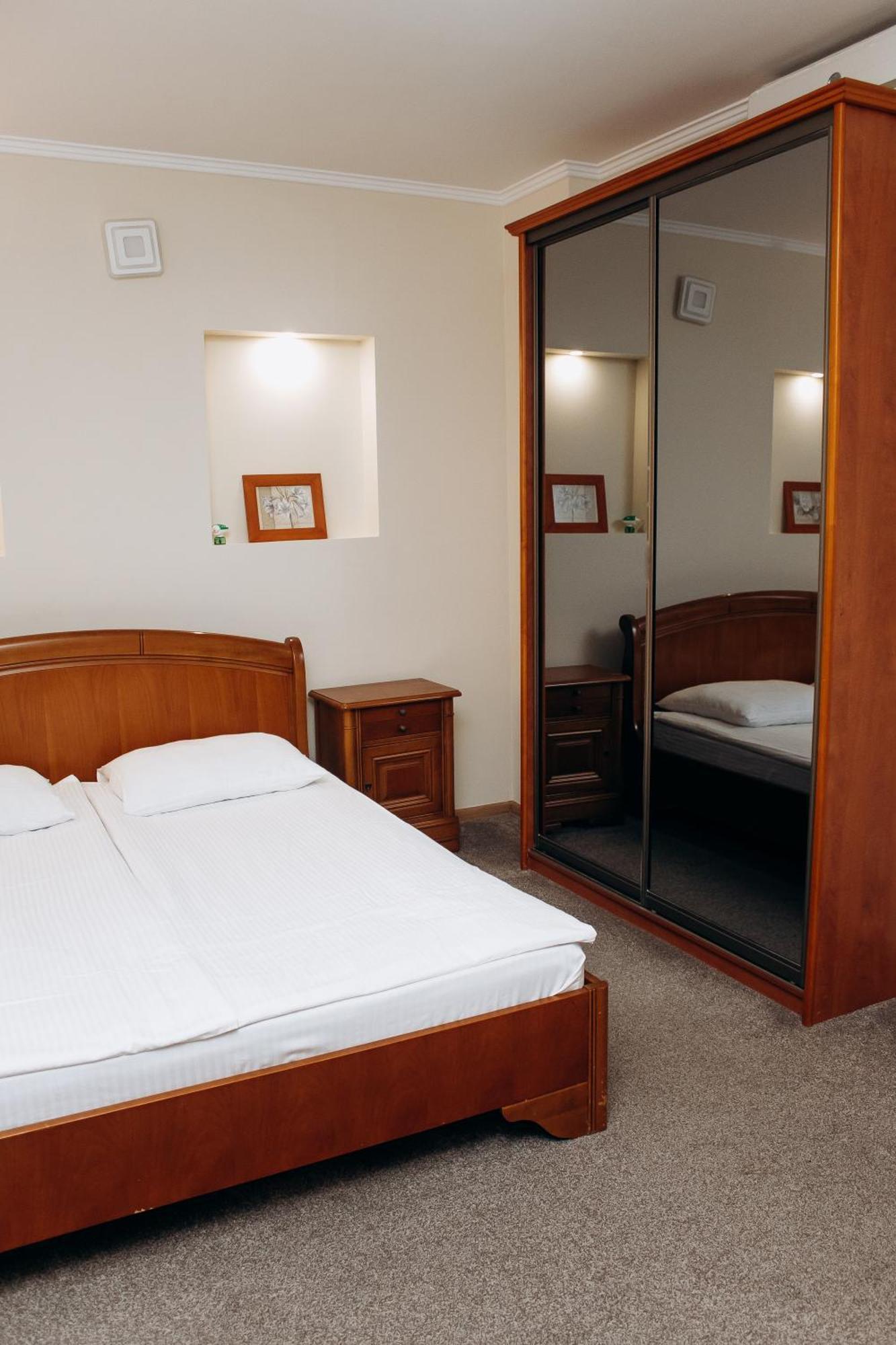 Eduard Hotel Uzjhorod Eksteriør billede