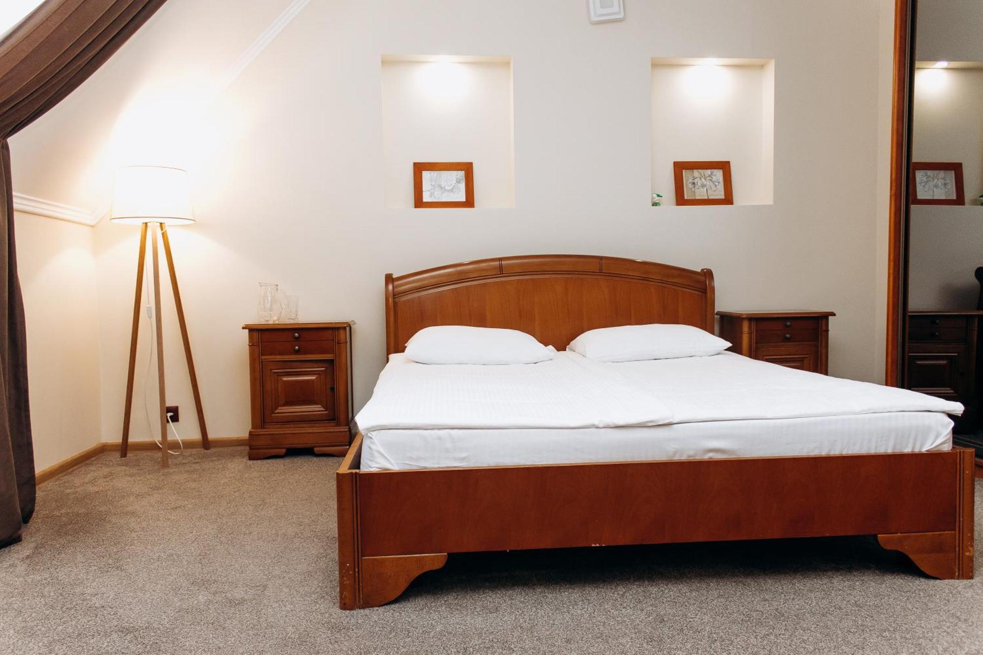 Eduard Hotel Uzjhorod Eksteriør billede