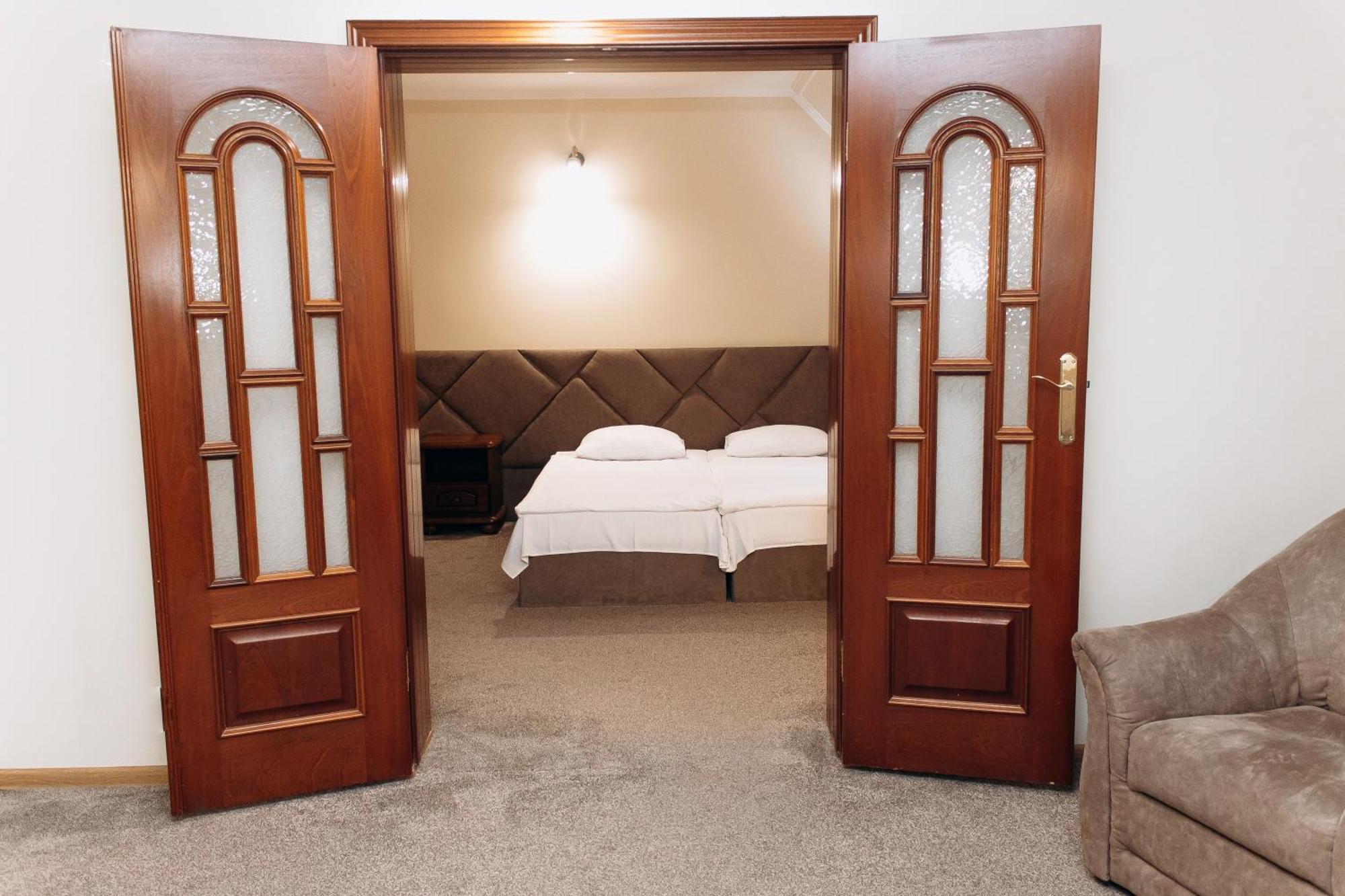 Eduard Hotel Uzjhorod Eksteriør billede