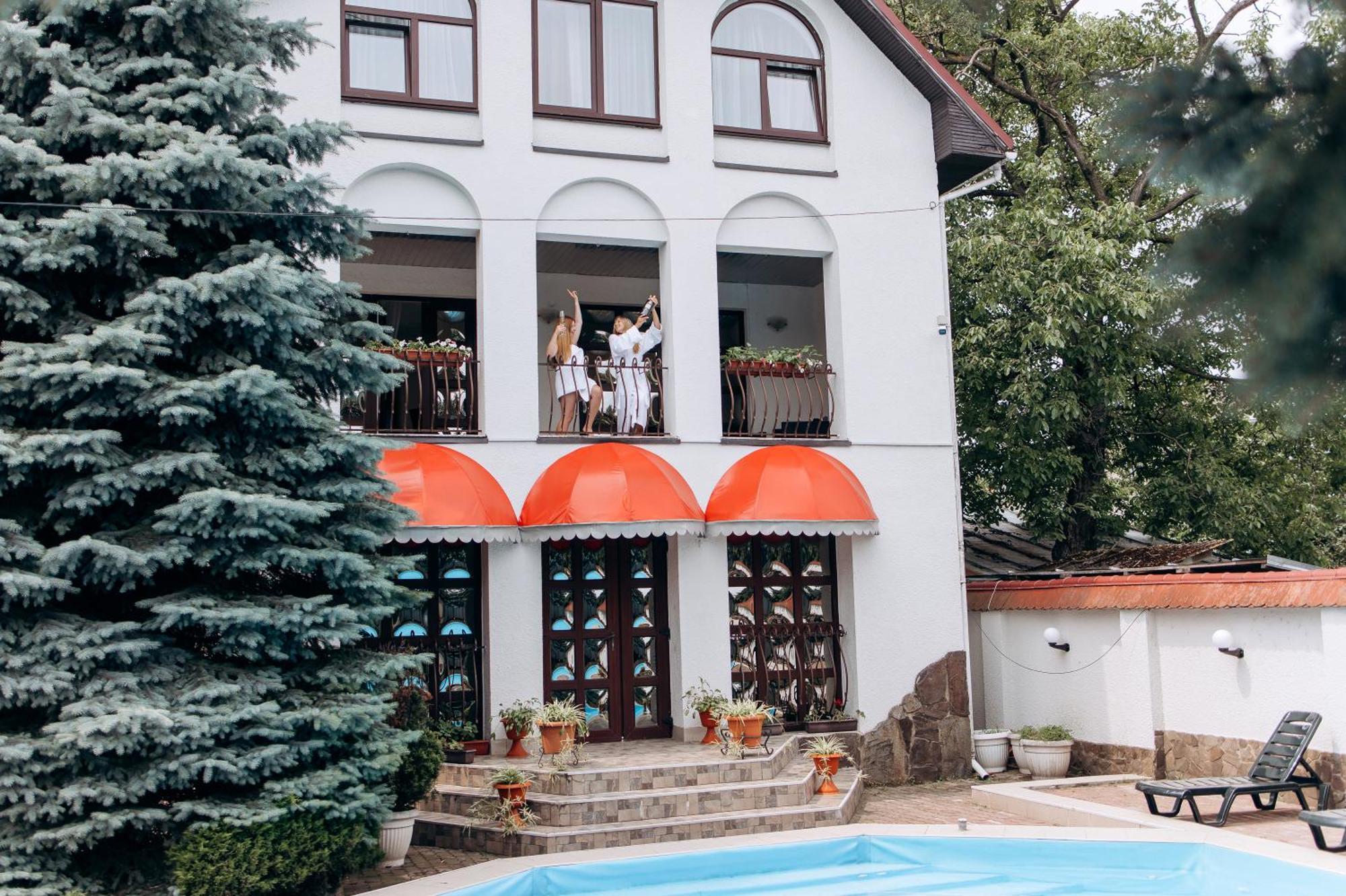 Eduard Hotel Uzjhorod Eksteriør billede