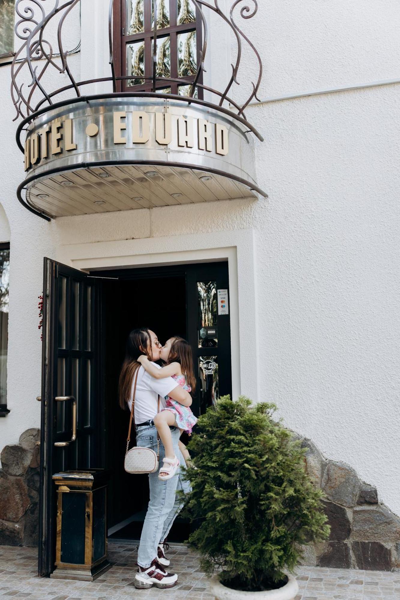 Eduard Hotel Uzjhorod Eksteriør billede