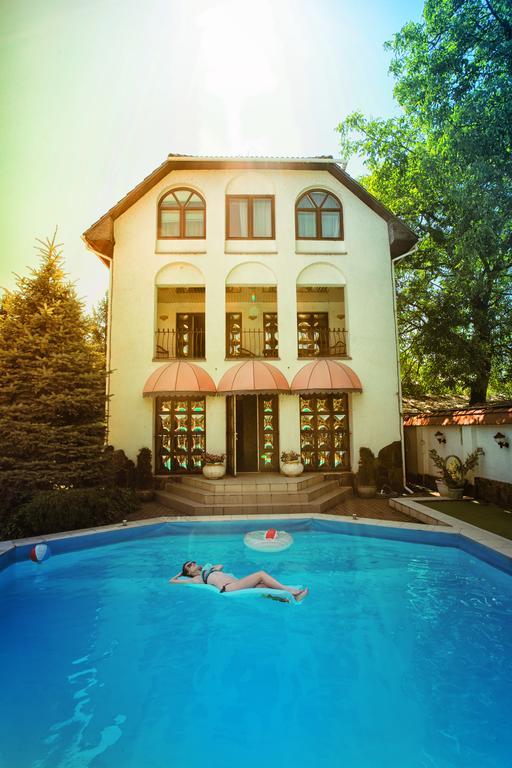 Eduard Hotel Uzjhorod Eksteriør billede